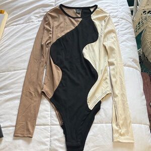 SHEIN Black and Tan Ribbed Top